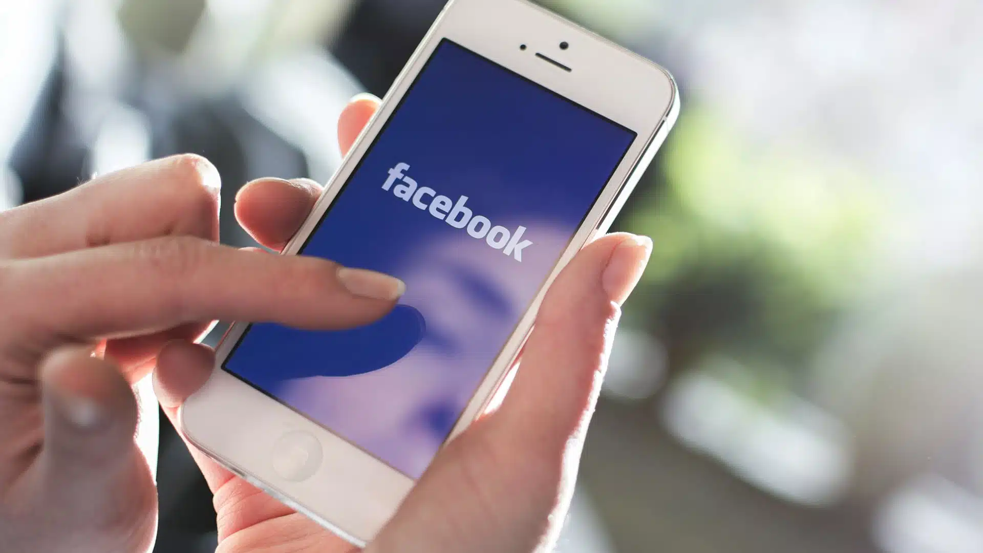 Application Facebook sur smartphone