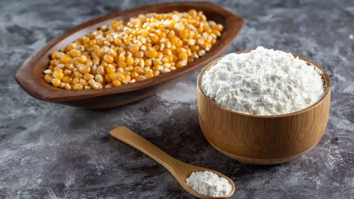 Fécule de maïs en poudre pour soin visage