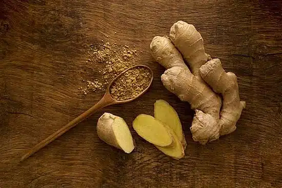Racine de gingembre frais