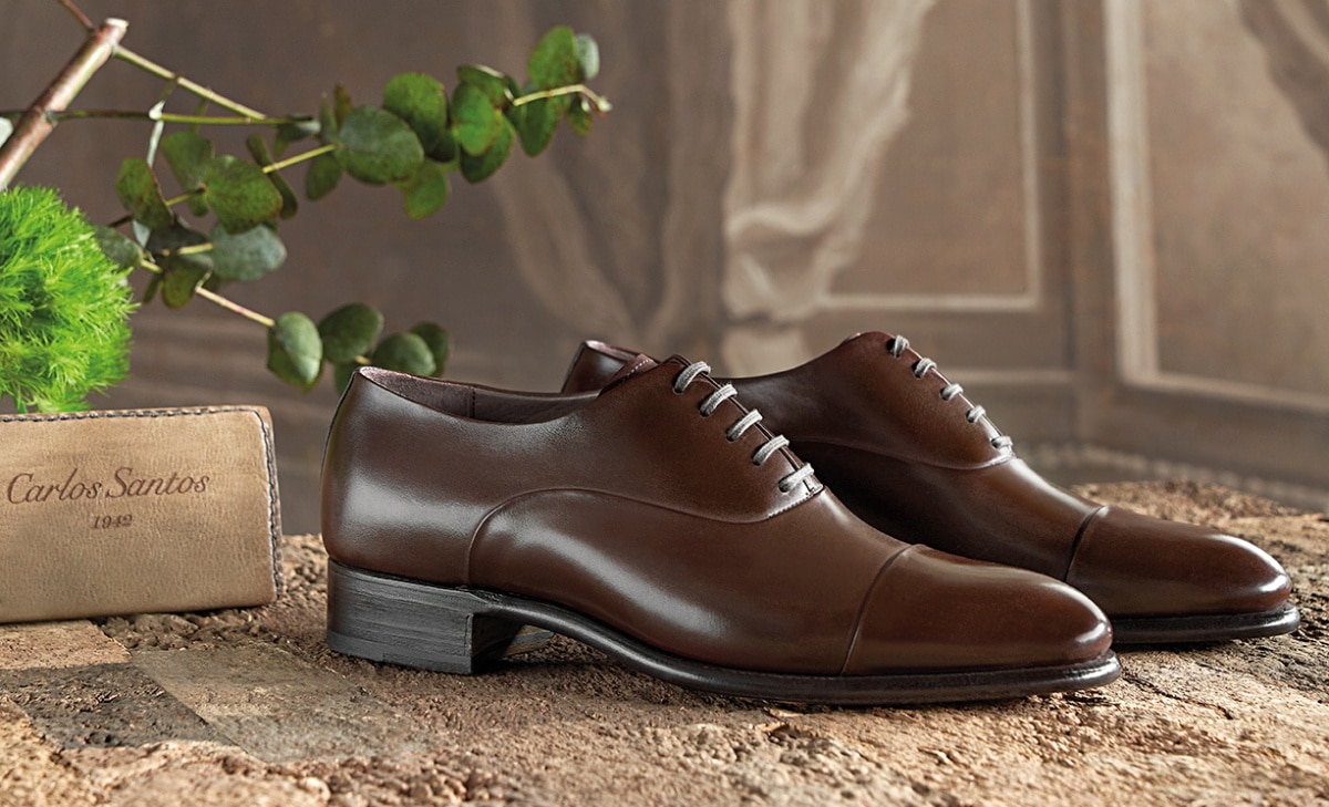 Paire de chaussures usagées