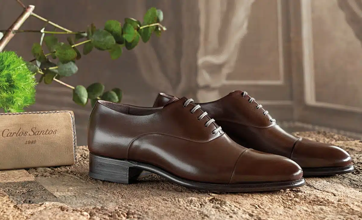 Paire de chaussures usagées