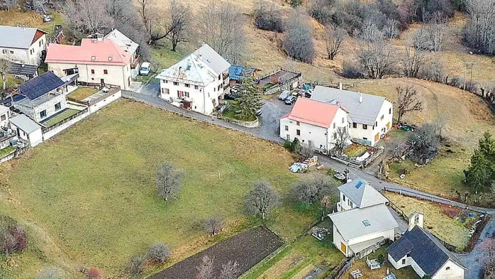 Vue aérienne du hameau du Haut Vernet