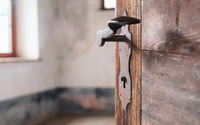 Pièce close avec clé inutile