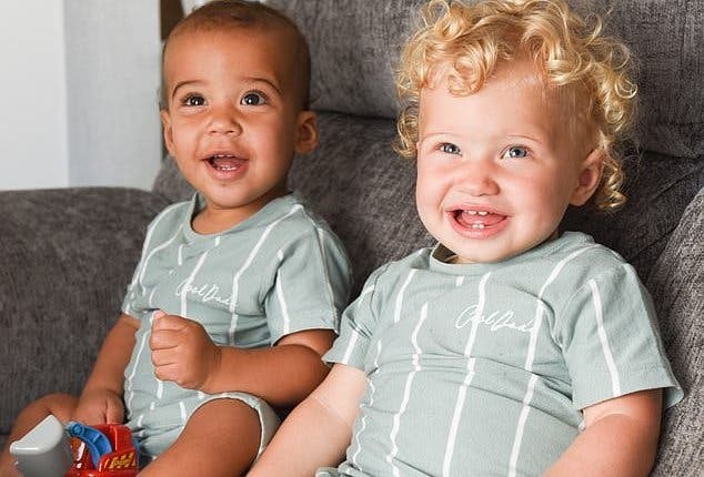 La maman reçoit beaucoup de questions lorsqu’elles est en public