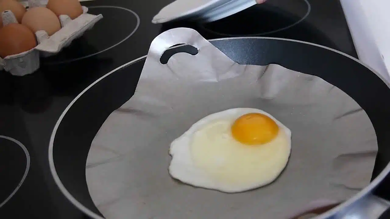 Aliments cuits sur papier sulfurisé