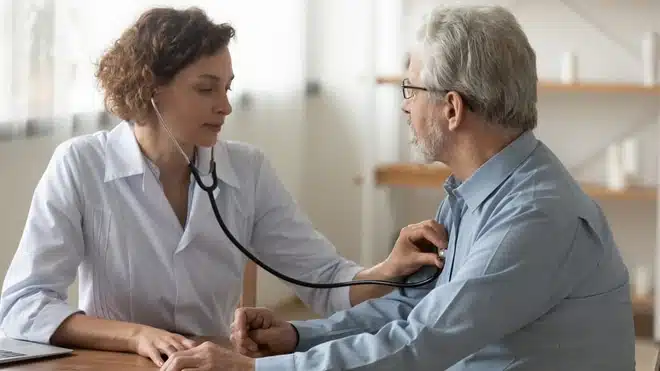 Médecin et patiente