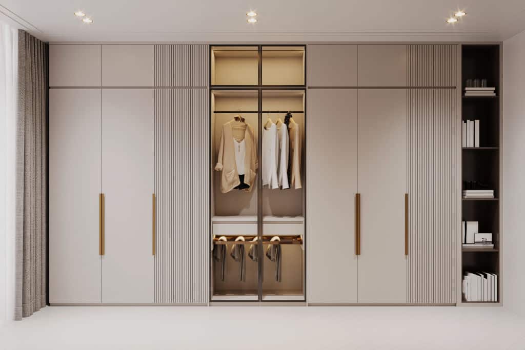 Placard moderne entrouvert