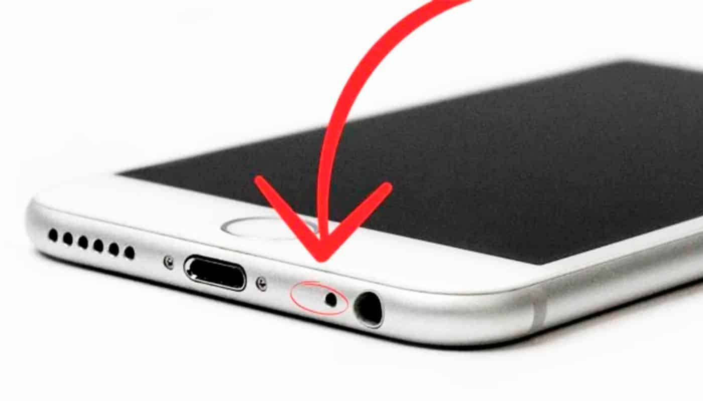 Comparaison des emplacements des micros sur smartphone