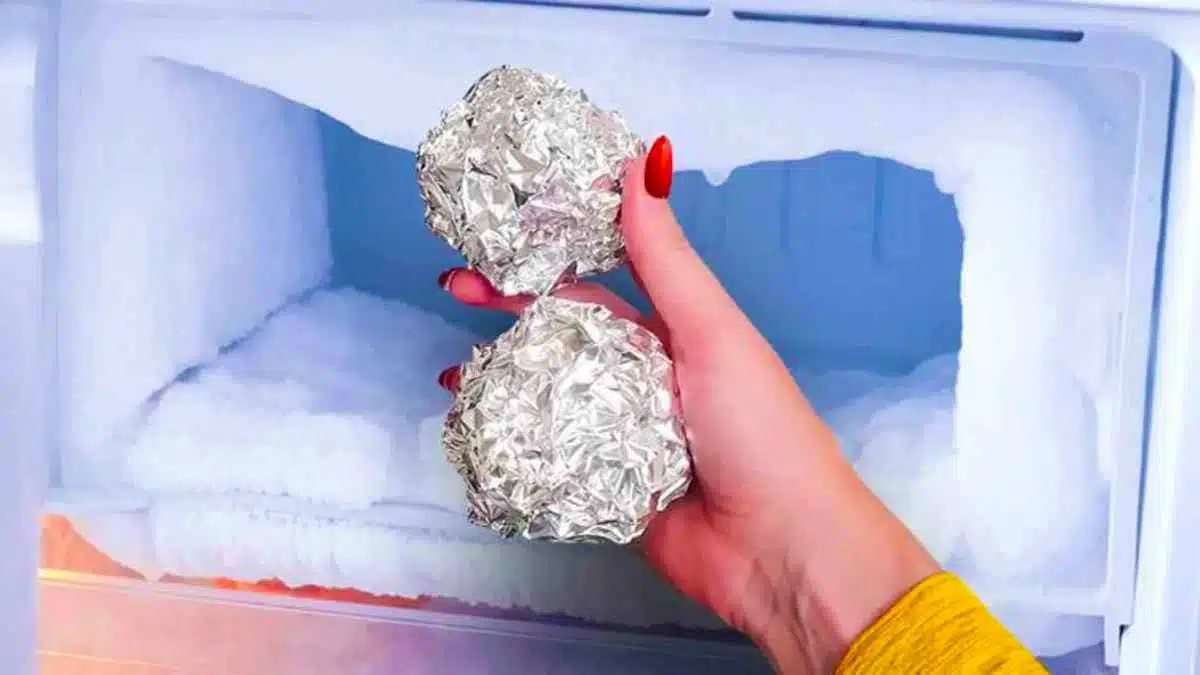 Utilisation de papier aluminium dans un congélateur