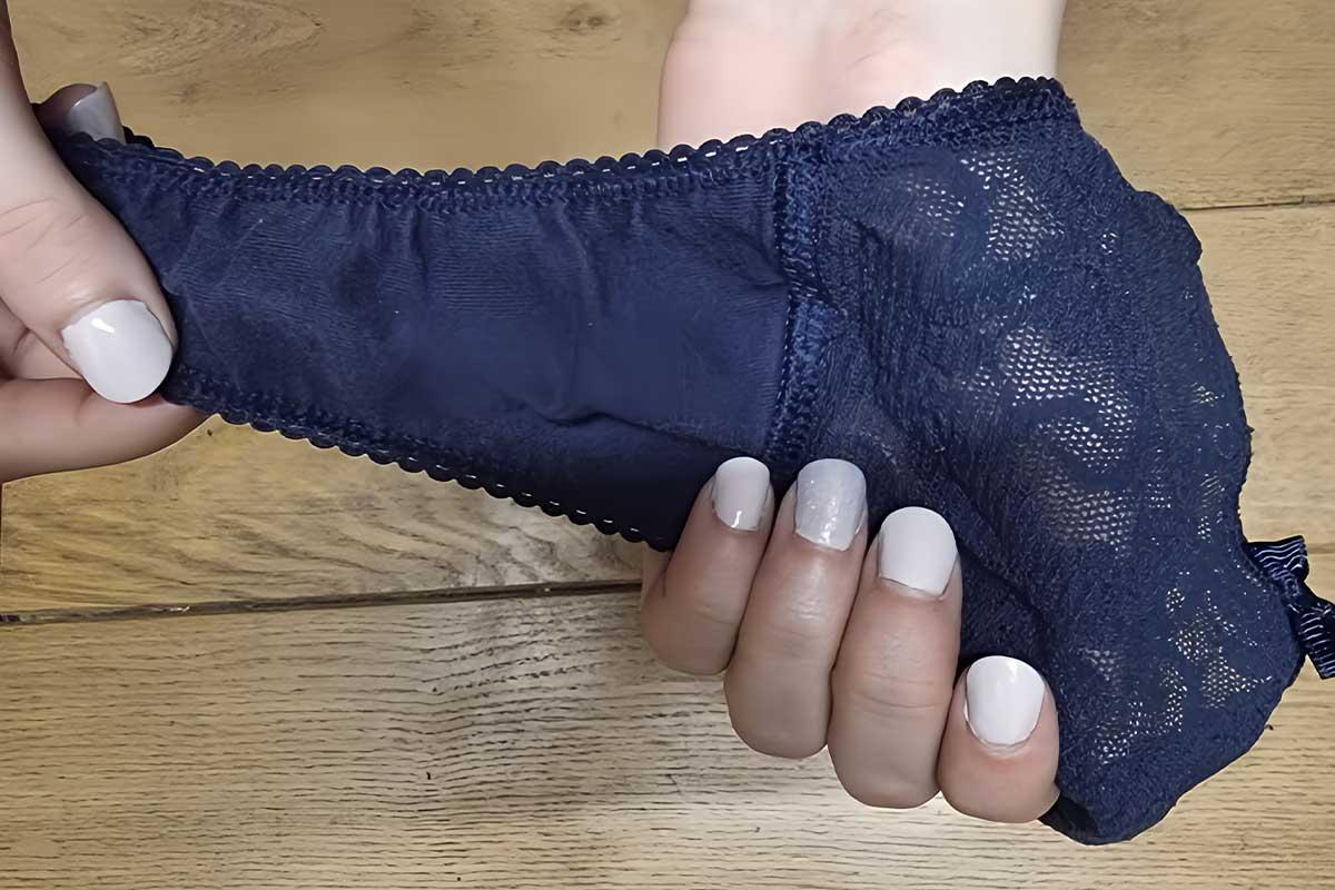 D&eacute;tail de la couture et de la construction d'un gousset dans une culotte