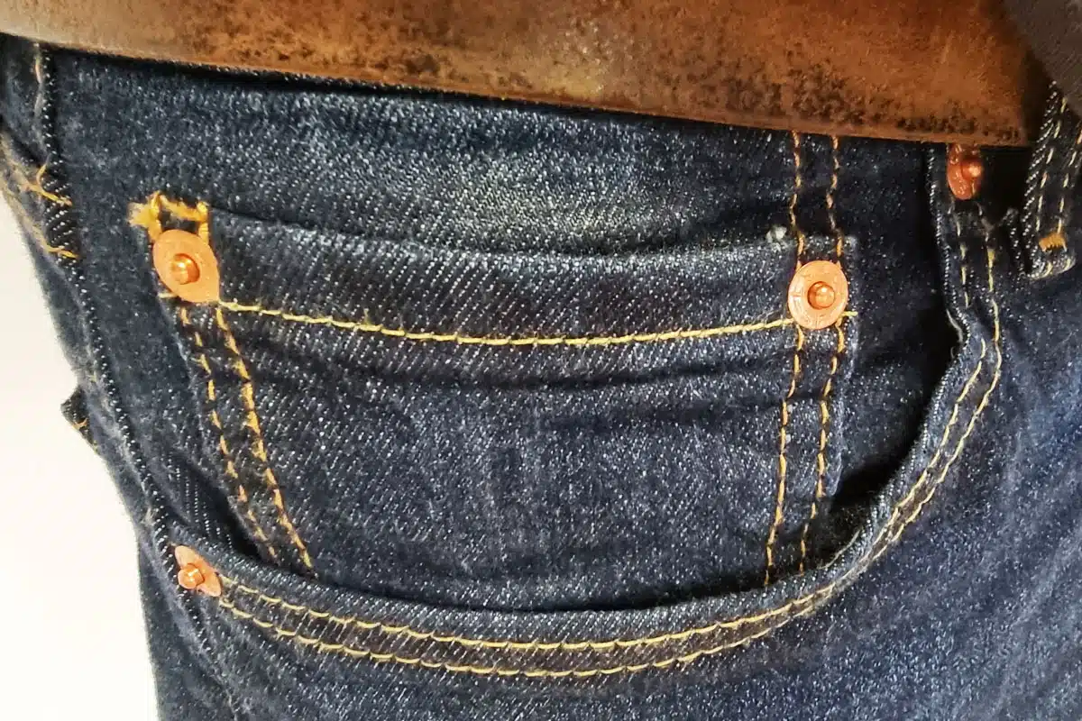 Utilisation moderne de la petite poche de jean