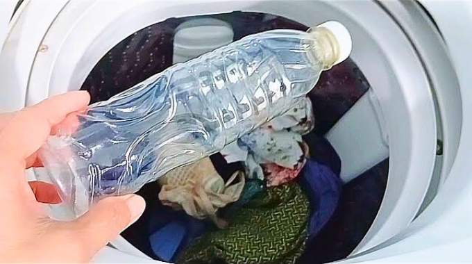 Bouteilles plastique dans un lave-linge