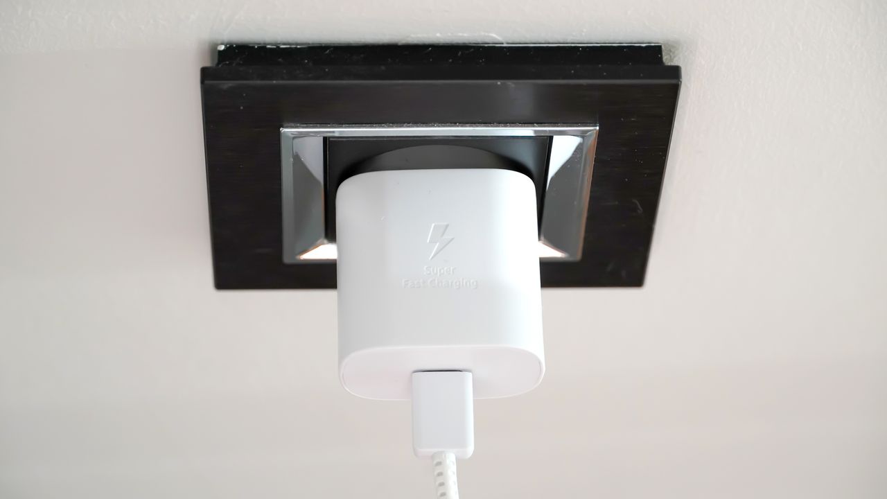 Chargeur de téléphone surchauffé