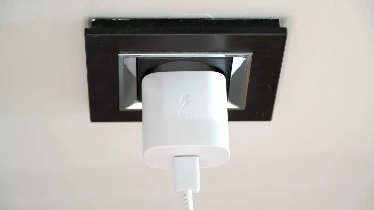 Chargeur de téléphone surchauffé