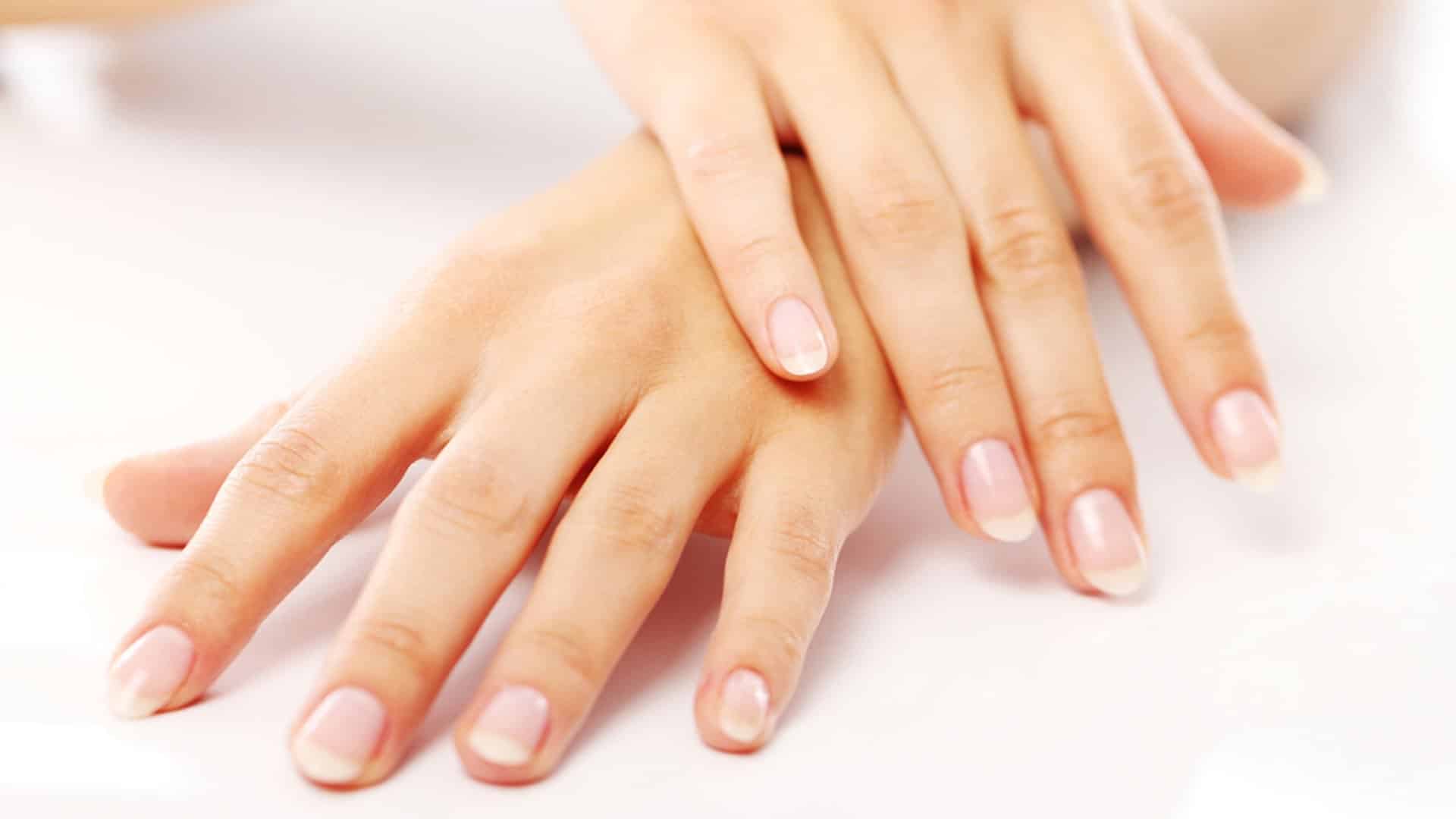 Comparaison avant/après soin des mains