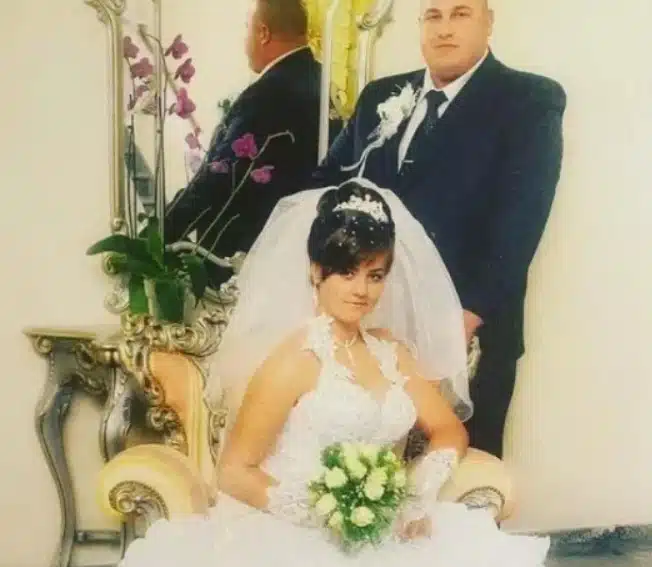 Photo d'Arkadiy en tant que kickboxeur, montrant son passé athlétique