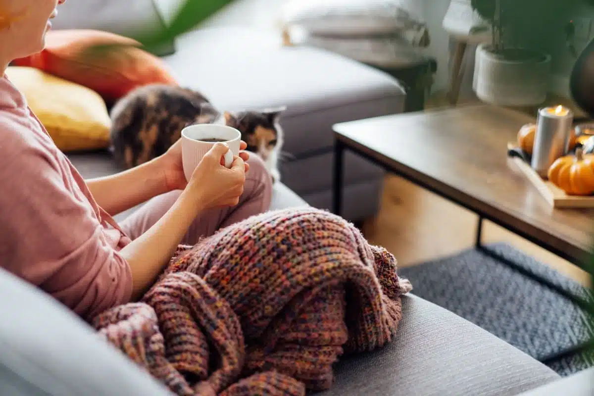 Personne établissant des limites saines dans une relation