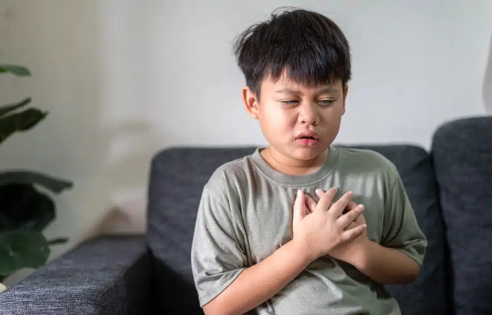 Douleur thoracique chez une jeune femme