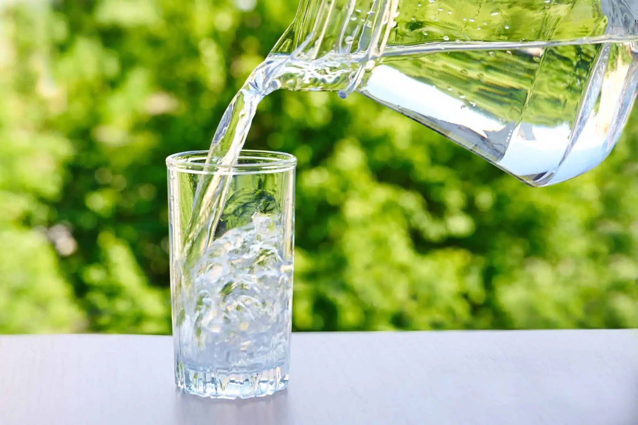 Personne buvant de l'eau