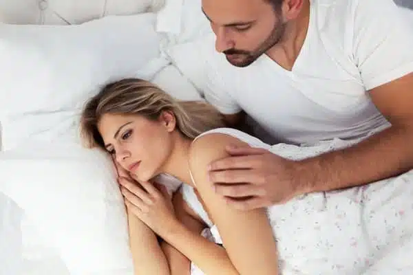 Couple en discussion