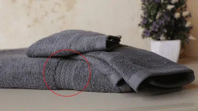 Détail de la bordure de serviette