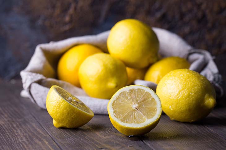 Des tranches de citrons frais