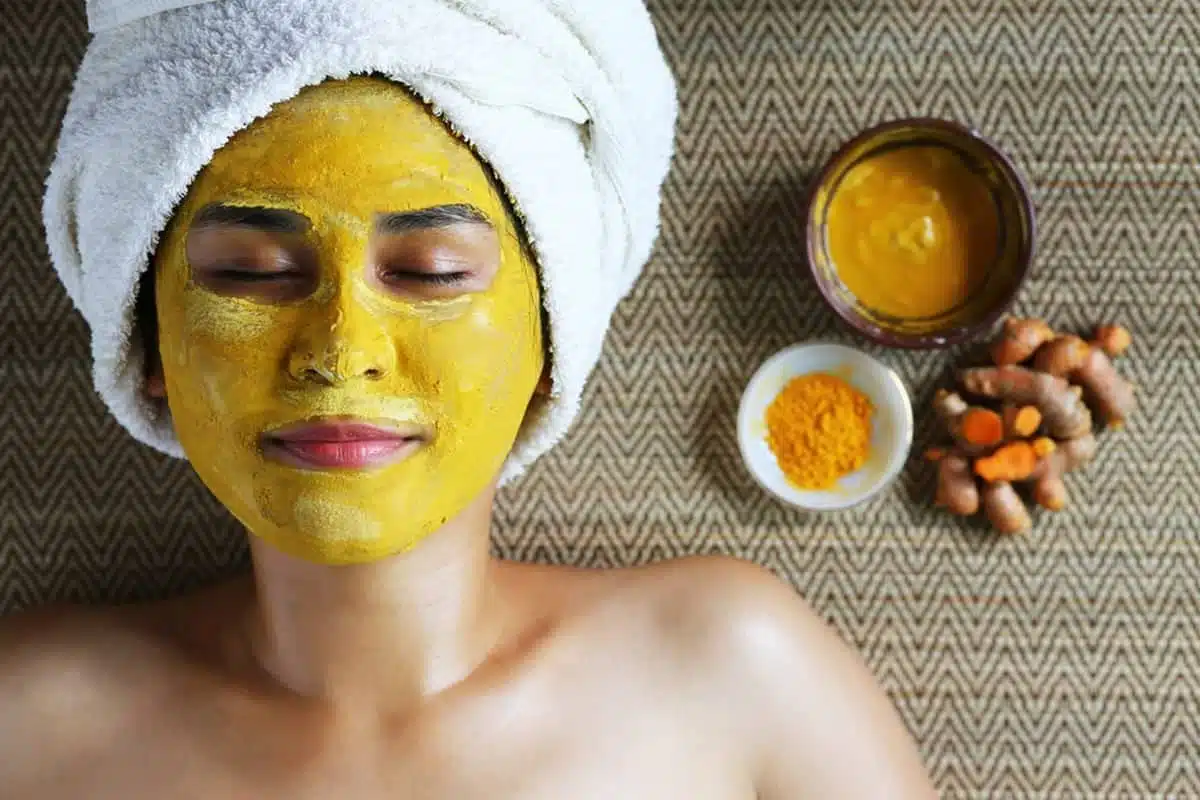 Masque visage au curcuma