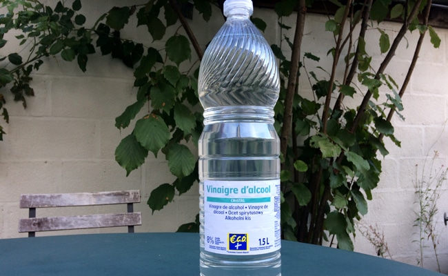 Vinaigre blanc comme produit ménager